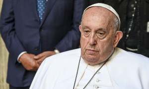 Papa Francesco: condizioni stabili, ma prognosi ancora riservata