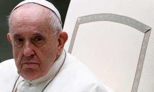 Papa Francesco sta meglio, ma resta ricoverato al Gemelli