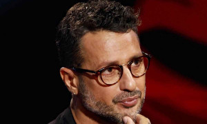 Fabrizio Corona e la teoria del &ldquo;Papa sosia&rdquo;: il web si divide