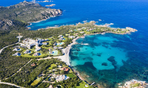 Brendan Blumer, il re delle criptovalute compra la villa Romazzino da 160 milioni