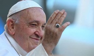 Il Papa, i sosia e i complotti social: quando la disinformazione diventa virale