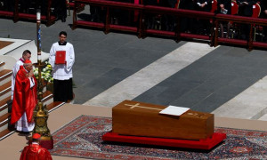 Verso il nuovo Papa: iniziati i Novendiali, il Conclave potrebbe aprirsi dal 5 maggio