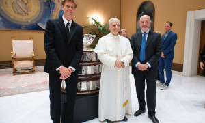 Prima udienza privata per Leone XIV, ha incontrato Jannik Sinner, la famiglia e Angelo Binaghi