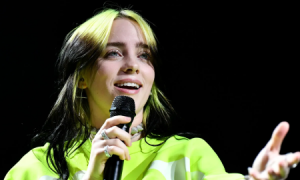 Billie Eilish trionfa agli American Music Awards: &egrave; l&rsquo;artista dell&rsquo;anno