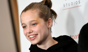 Addio al cognome Pitt: la figlia di Angelina Jolie e Brad Pitt sceglie di chiamarsi &ldquo;Shi Joli&rdquo;
