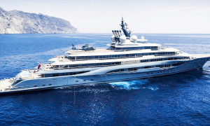 Il Flying Fox torna in Sardegna: lo yacht extra-lusso da 3 milioni a settimana