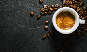 Caff&egrave; s&igrave;, ma rigorosamente nero: cos&igrave; si riduce il rischio di morte prematura fino al 17%