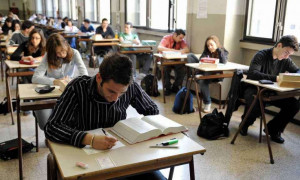 Foligno, maturit&agrave; senza il massimo: la madre accusa la scuola con 20 video su Facebook