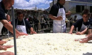 A Loculi presentato il pecorino pi&ugrave; grande del mondo