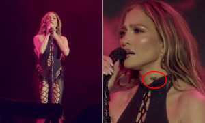 Un grillo salta al collo di Jennifer Lopez in concerto in Kazakistan