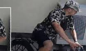 Gli rubano la bici elettrica e pubblica il video ma il ladro lo denuncia