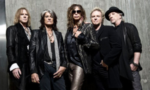 Joe Perry chiude le porte a una reunion degli Aerosmith: &ldquo;Steven Tyler non pu&ograve; tornare in tour&rdquo;