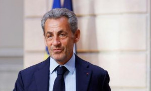 Sarkozy condannato a 5 anni per associazione a delinquere: prima volta per un ex presidente francese