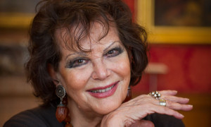 Addio a Claudia Cardinale, commemorazioni a Parigi e a Nemours: &ldquo;La sua memoria appartiene a tutti&rdquo;