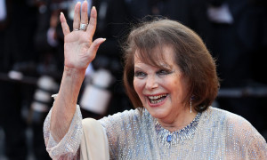 L'ultimo saluto a Claudia Cardinale, funerali sobri e con pochi vip