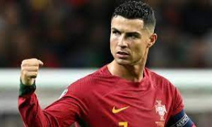 Cristiano Ronaldo &egrave; il primo calciatore miliardario: patrimonio stimato in 1,4 miliardi di dollari