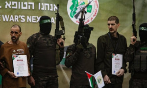 Gaza, l&rsquo;ora della tregua: Hamas libera i primi 7 ostaggi e il cessate il fuoco &egrave; ufficiale