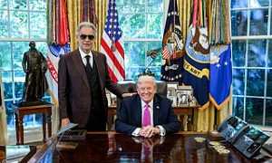 Concerto a sorpresa alla Casa Bianca: Andrea Bocelli canta &quot;Con te Partir&ograve;&quot; per Donald Trump