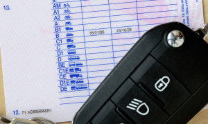 Nuove regole Ue: patente a 17 anni, periodo di prova di 2 anni e multe pi&ugrave; severe