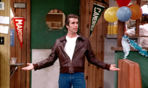&quot;Happy days&quot;, venduto all'asta per quasi 90 mila dollari il giubbino di pelle di Fonzie