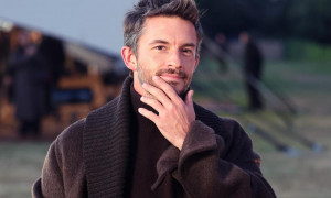 Jonathan Bailey &egrave; l'uomo pi&ugrave; sexy del mondo 2025: il riconoscimento storico della star di Bridgerton