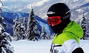 Casco obbligatorio per tutti gli sciatori dal 2025/26