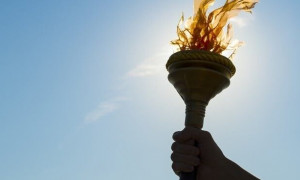 Milano Cortina 2026, la fiamma olimpica arriva in Sardegna