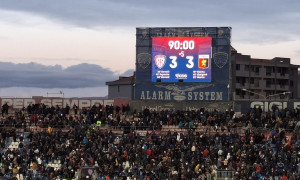 Partita &quot;pazza&quot; alla Domus: la sfida fra rossobl&ugrave; finisce 3-3