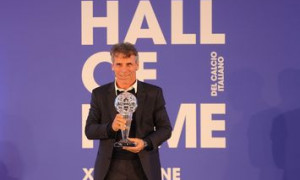 Gianfranco Zola ambasciatore dello sport italiano nel mondo: onorificenza a Londra