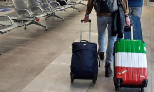 Natale e Capodanno, l&rsquo;Italia si mette in viaggio: 19 milioni di partenze e giro d&rsquo;affari da record