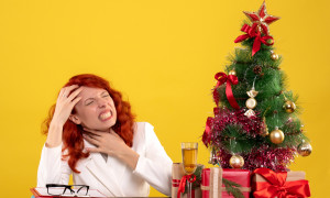 Natale "quando arriva, arriva": guida pratica per non farsi travolgere dallo stress delle feste
