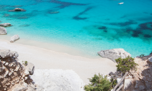 Cos&rsquo;&egrave; successo nel 2025: la Sardegna al centro e gli eventi che hanno segnato il mondo