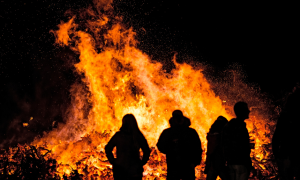 I fuochi di Sant&rsquo;Antonio Abate in Sardegna aprono il tempo del Carnevale