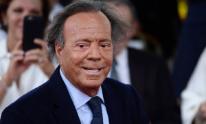 Scandalo Julio Iglesias: spunta una terza accusatrice