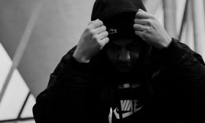 Armi improprie tra i giovani: aumentano i minori trovati con coltelli e tirapugni