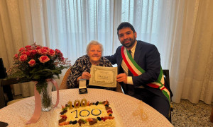 Cagliari festeggia la signora Elvira Ieriti, nuova centenaria in citt&agrave;