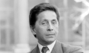 Sarah e il segreto di Valentino: lo stilista che le ha cambiato la vita in silenzio