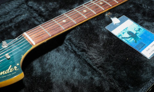 All'asta la chitarra di Kurt Cobain, 'pu&ograve; valere fino a 5 milioni'