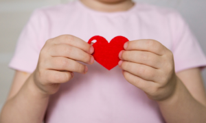 San Valentino, tra storia e leggenda: chi era davvero il santo degli innamorati e dei bambini