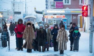 Jakutsk, vivere a -45 gradi: le regole per resistere nella citt&agrave; pi&ugrave; fredda del mondo