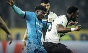 Cagliari, Folorunsho non basta: l'ex Oristanio fa 1-1 e salva il Parma