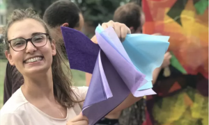 Giovane madre colpita da aneurisma: amici creano un podcast e avviano una raccolta fondi