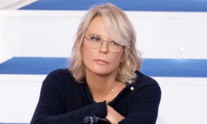 Sabato sera, rebus Mediaset: Maria De Filippi sfida Sanremo Top e prepara lo sprint per Amici