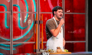 Trionfo a MasterChef 15: il giovane Matteo "Teo" Canzi &egrave; il nuovo re della cucina italiana