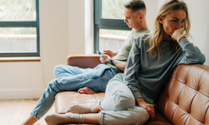 Dall&rsquo;arredamento agli accessori: appropriazione indebita per chi trattiene i beni dell&rsquo;ex convivente