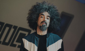 Caparezza cancella gli incontri dei fan per motivi di salute