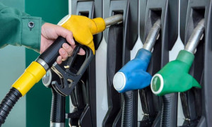 Benzina, paradosso carburanti: il petrolio crolla ma i prezzi volano. Sardegna maglia nera