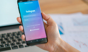 Instagram, addio ai refusi: arrivano i commenti modificabili, ma c'&egrave; un limite di tempo