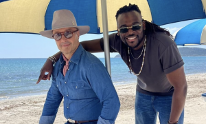 Joe Bastianich a spasso per Cagliari: tour gastronomico tra il Poetto e i segreti del centro