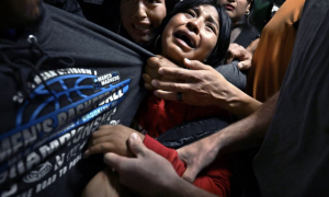 "Una famiglia divisa dall&rsquo;ICE" vince il World Press Photo 2026